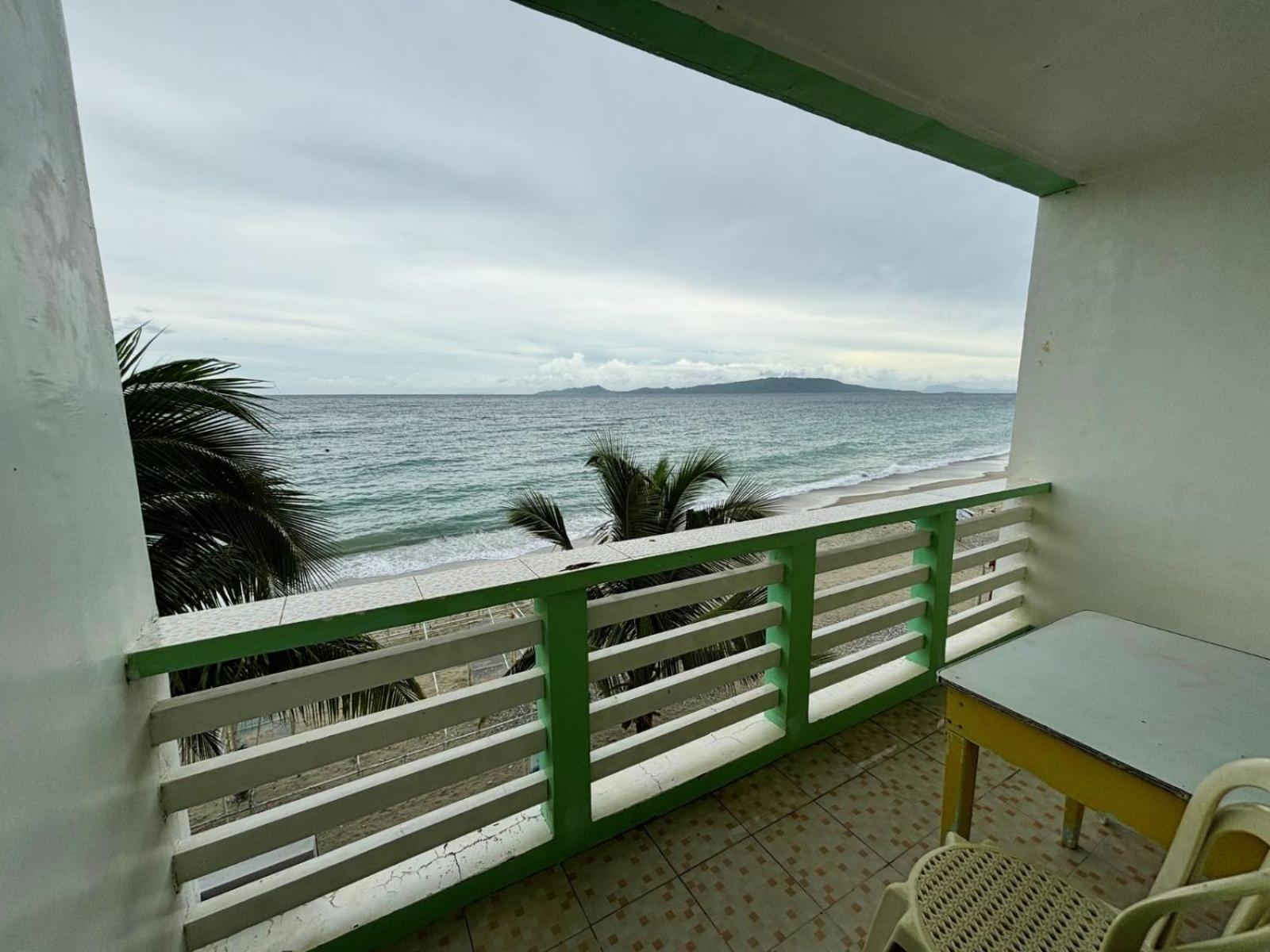 White Beach Hotel Puerto Galera Powered By Cocotel Zewnętrze zdjęcie