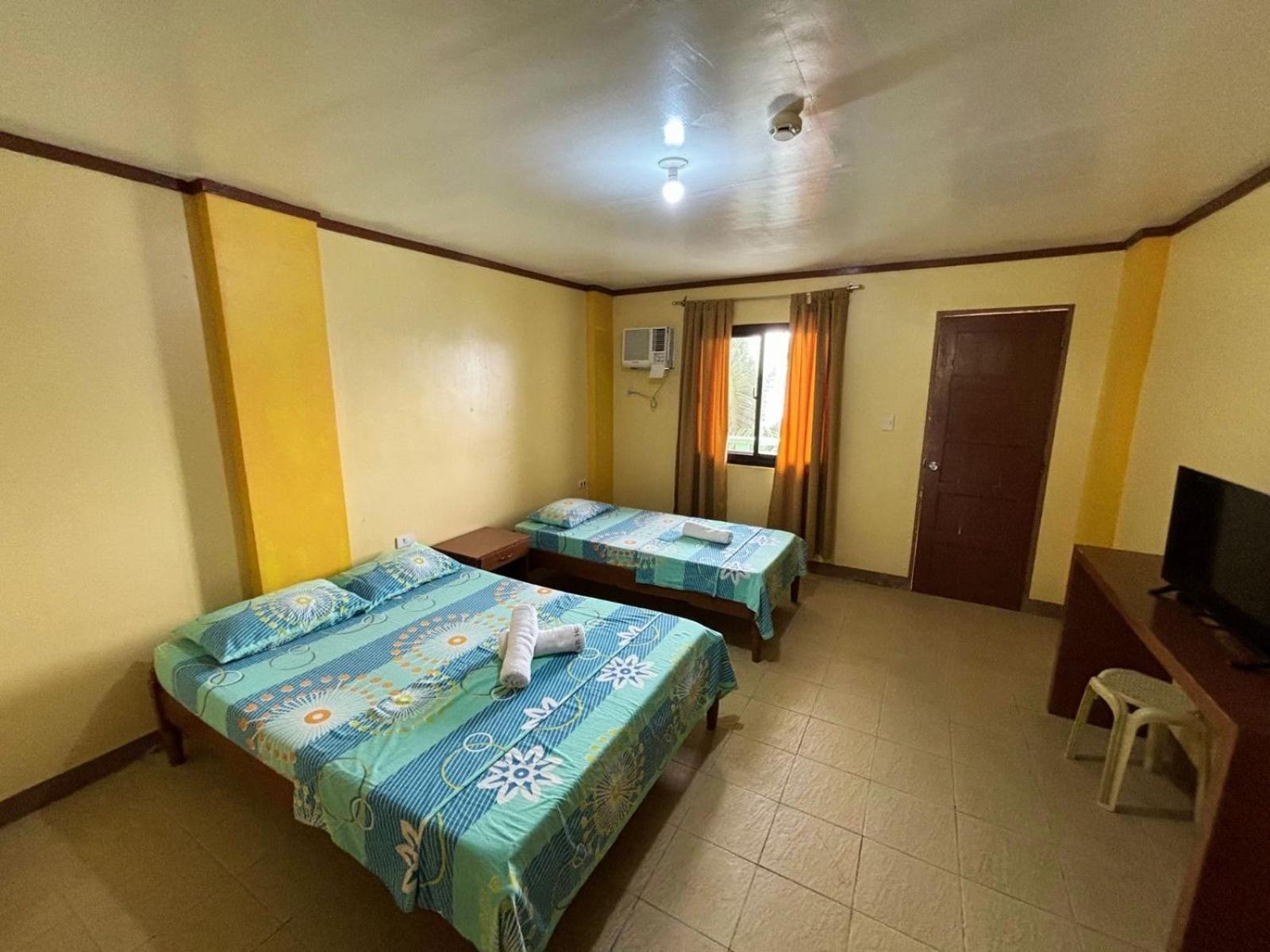 White Beach Hotel Puerto Galera Powered By Cocotel Zewnętrze zdjęcie