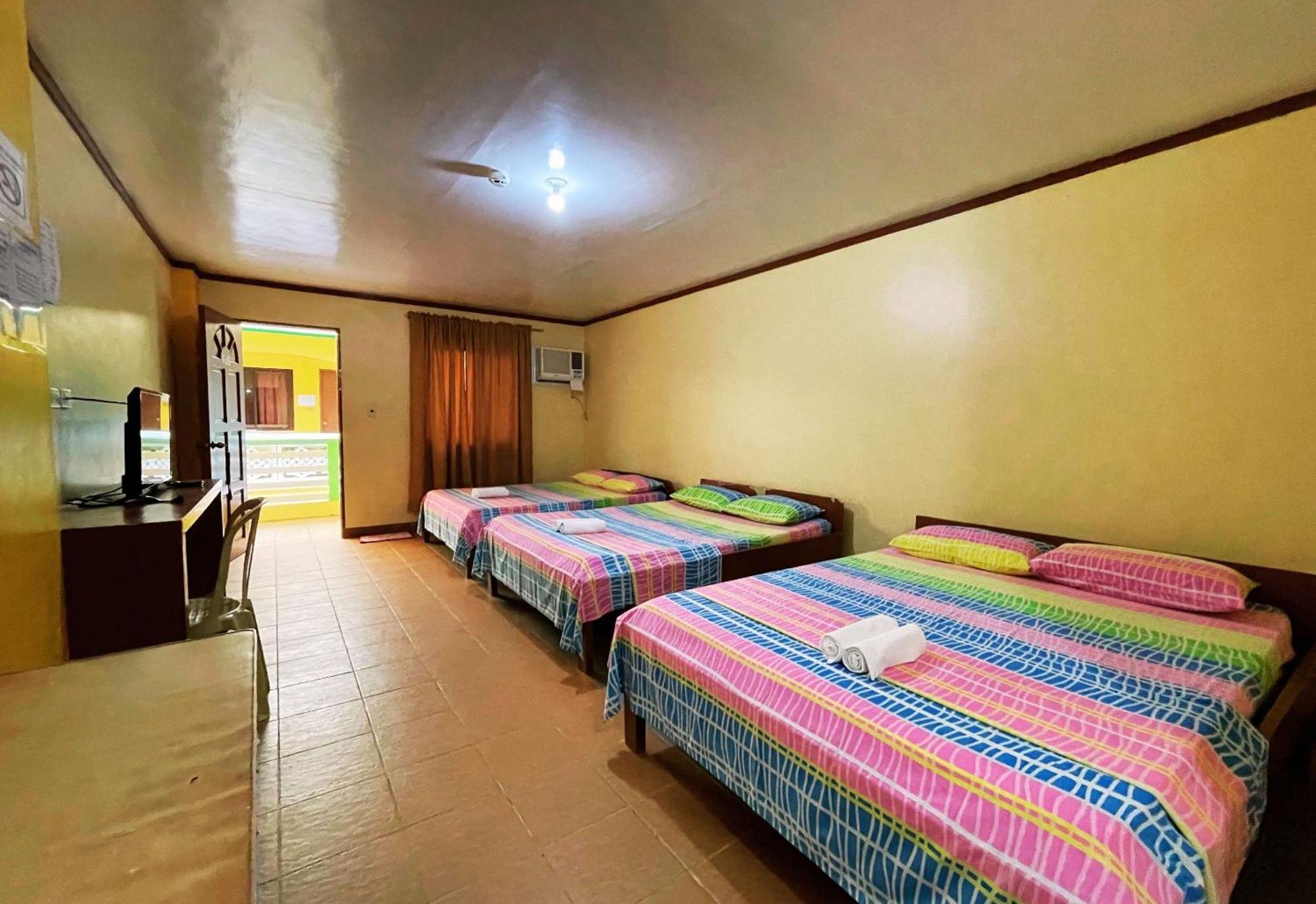 White Beach Hotel Puerto Galera Powered By Cocotel Zewnętrze zdjęcie
