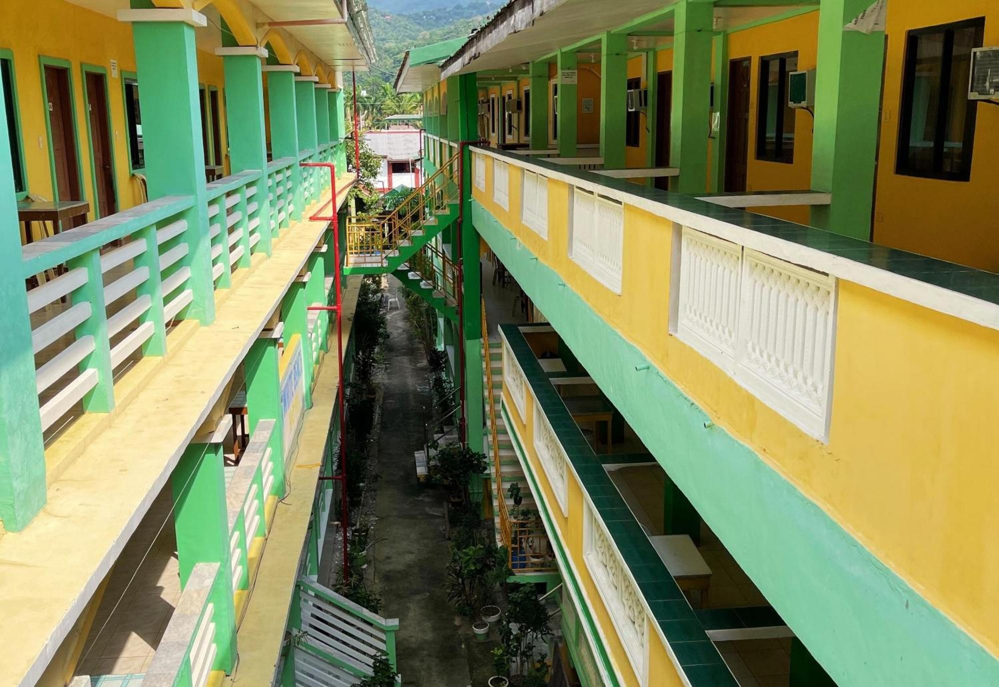 White Beach Hotel Puerto Galera Powered By Cocotel Zewnętrze zdjęcie
